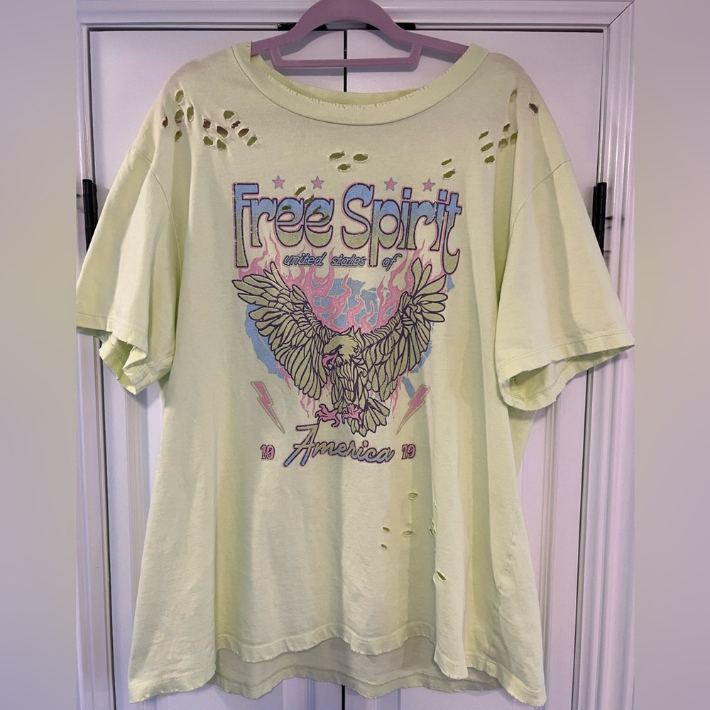 Adorable distressed graphic tee!